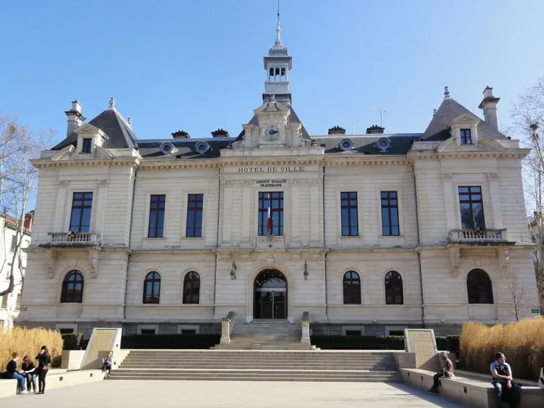 Oullins (69600)