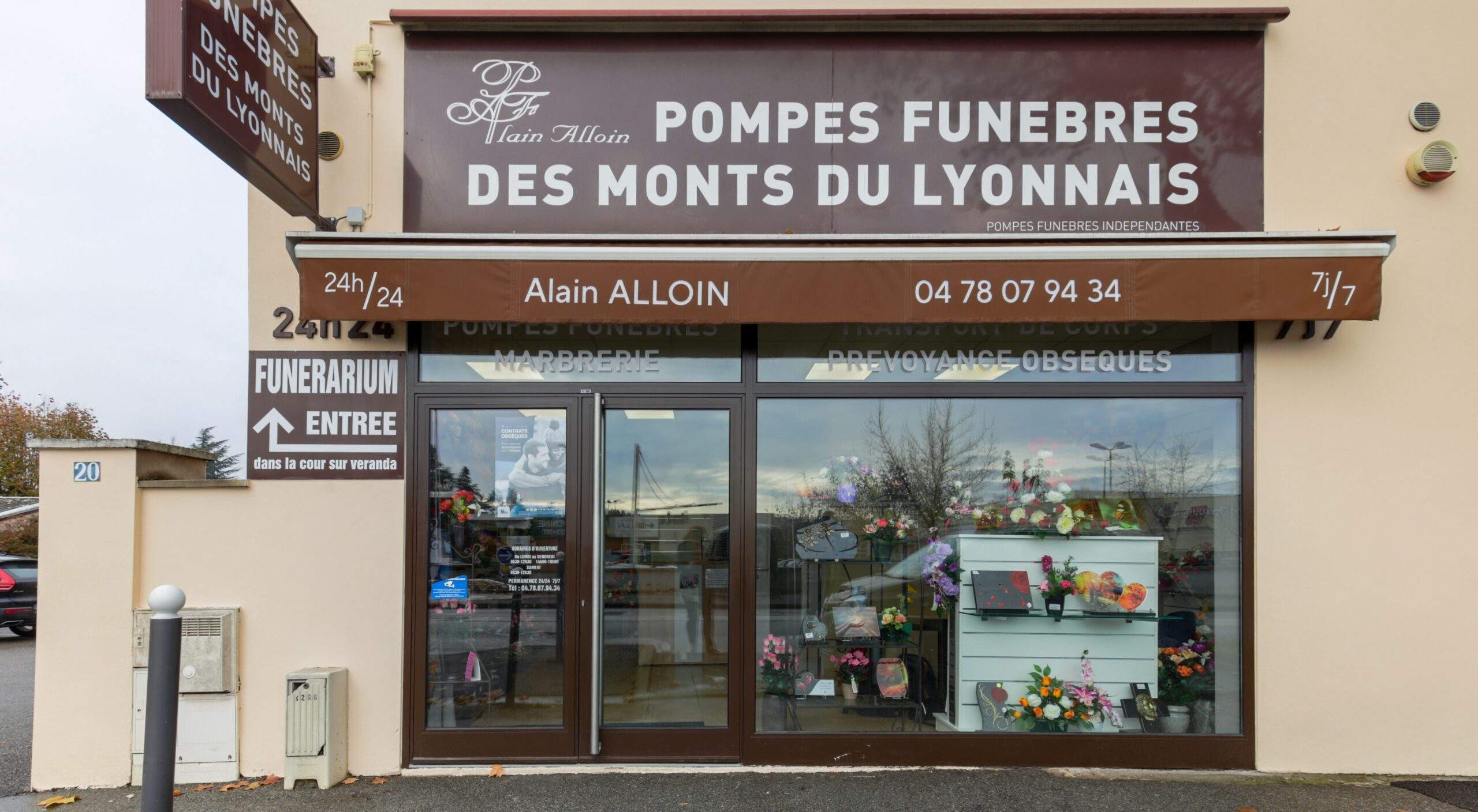 devanture pomps funebres lyonnais